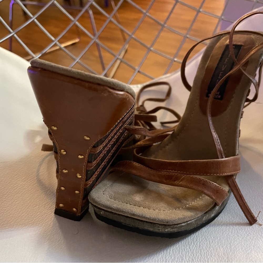 Authentic shoes - Picture 7 of 16